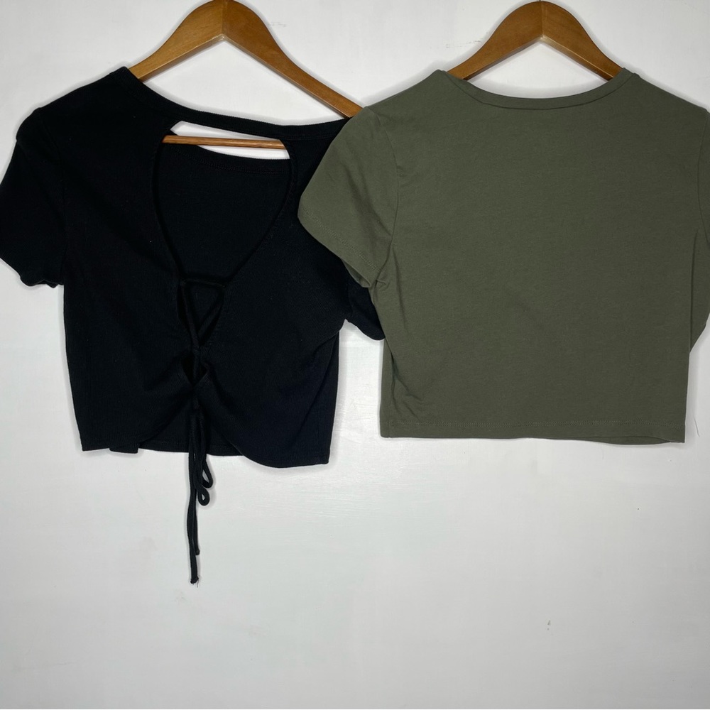 🍋Wild Fable lot of 2 cropped tees Olive and black